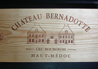 Logo Chateau Bernadotte auf Holzkiste